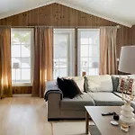 Cozy Modern Near Sjusjoen