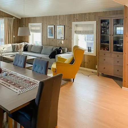 Cozy Modern Near Sjusjoen Vakantiehuis Mesnali